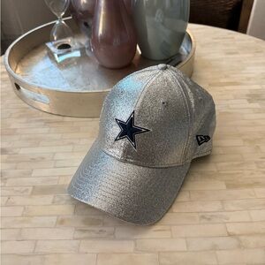 New Era Women's Silver Glitter Dallas Cowboys Cap